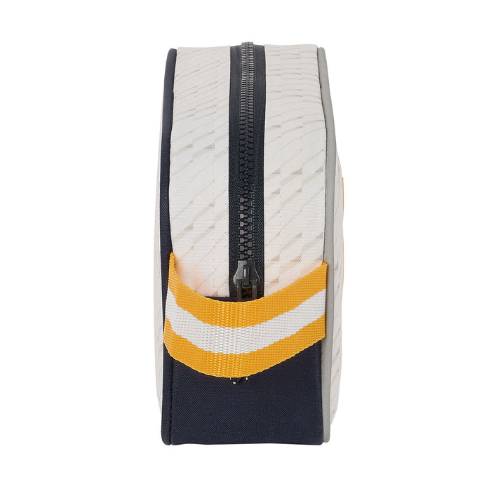 Toilet Bag Real Madrid C.F. White Sporting 22 x 13.5 x 8 cm